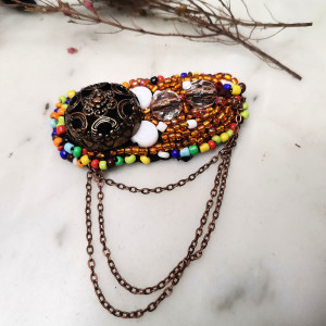 Broszka ręcznie wyszywana