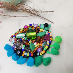 Broszka ręcznie wyszywana