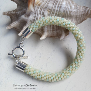 Bransoletka w pastelowych kolorach