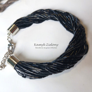 Bransoletka z koralików-rurek, czarna