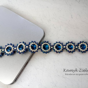 Bransoletka z niebieskimi kryształkami