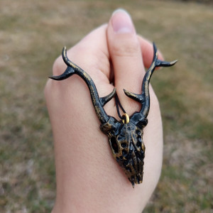 naszyjnik czaszka leszego ręcznie rzeźbiony, idealny na prezent, wiedźmin