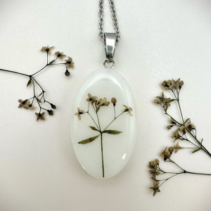 Naszyjnik z suszoną roślina 3 cm x 1,9 cm, łańcuszek 48 cm, stal szlachetna/nierdzewna