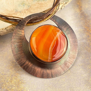 Miedziany naszyjnik z okrągłym agatem c1184