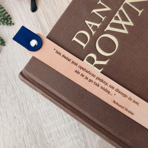 Skórzana personalizowana zakładka do książki, z twoim napisem, dedykacją imieniem - beżowa z grawerem
