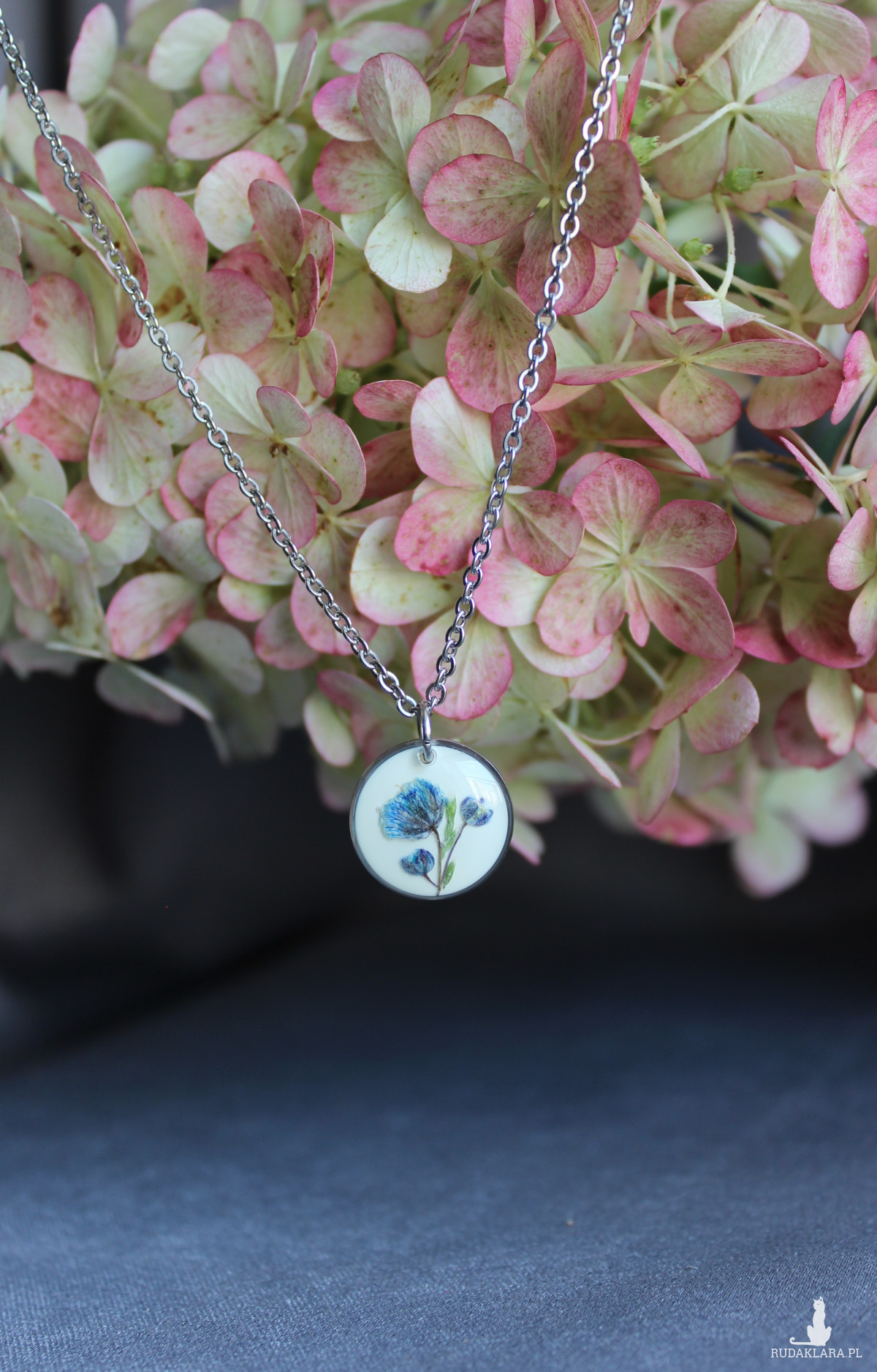 Srebrna zawieszka srebrny wisiorek kwiat naszyjnik żywica z żywicy kwiaty niebieskie gipsówka