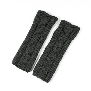 Mitenki z warkoczem rękawiczki bez palców na drutach robione w kolorze grafitowym
