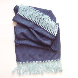 nowy szalik do płaszcza, ciemny szalik, szalik z frędzlami, fajny szalik, szalik dla niego, szalik dla niej, męski szalik, damski szalik