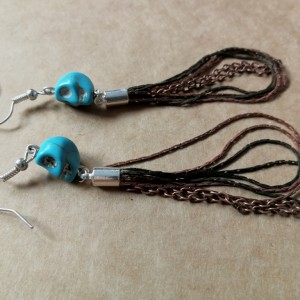 kolczyki lekkie czaszka łańcuszek punk