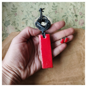 Zestaw biżuterii wisior + kolczyki na sztyfcie