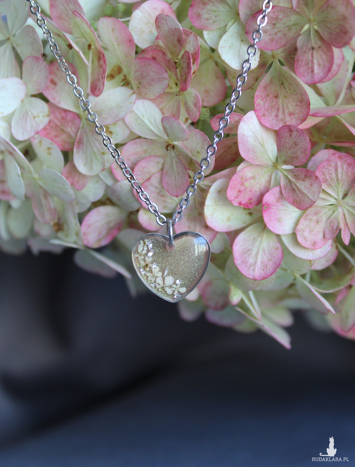 Srebrna zawieszka srebrny wisiorek kwiat naszyjnik żywica z żywicy suszone kwiaty dziewczęcy kobiecy  serce serduszko dzika marchew brokatowa