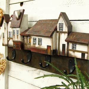 Drewniany wieszak na odzież - Uliczka przy rynku