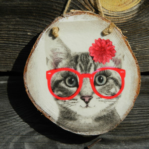 Dekoracja wisząca z plastra drewna  z zabawnym kotem, Kot w okularach, Śmieszny prezent dla kociary, Wesoły kotek