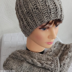 Zimowy komplet czapka i ocieplacze