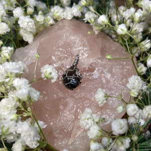 naszyjnik OBSYDIAN - kryształ ochrony i wewnętrznej siły