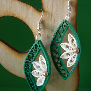 kolczyki ręcznie wykonane z papieru