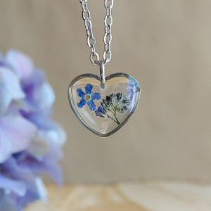Srebrna zawieszka srebrny wisiorek kwiat naszyjnik żywica z żywicy kwiaty serce serduszko niezapominajki z niezapominajkami niezapominajką