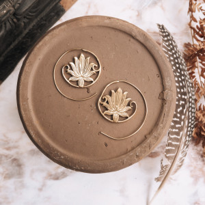 Orientalne kolczyki z mosiądzu 'LOTOS'