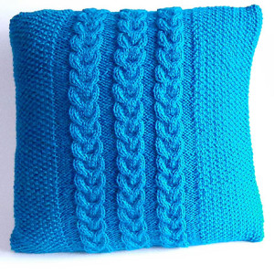 38. poszewka na poduszkę wykonana na drutach