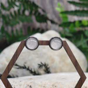 Stalowe kolczyki wkrętki z drobinkami złota #147