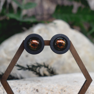 Czarne drewniane kolczyki sztyfty kameleon #176