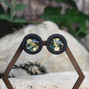 Drewniane kolczyki sztyfty z kaboszonami z grafiką #178