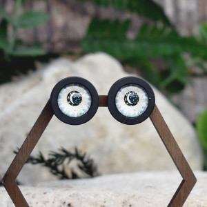 Drewniane kolczyki sztyfty z kaboszonami z grafiką #190