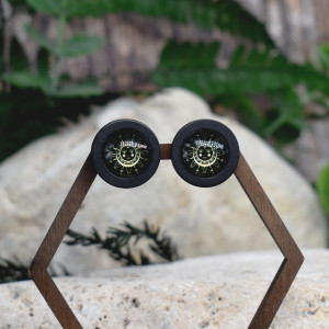 Drewniane kolczyki sztyfty z kaboszonami z grafiką #222