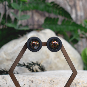 Czarne drewniane kolczyki sztyfty kameleon #223