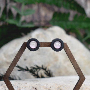 Czarne drewniane kolczyki sztyfty kameleon #227