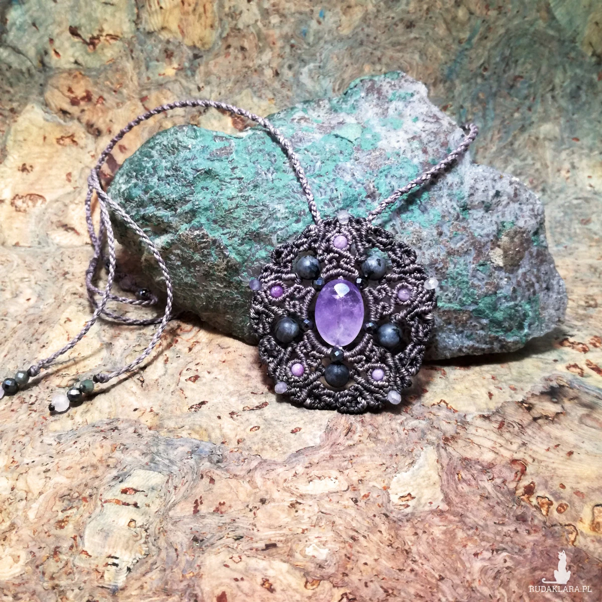 Mandala Gwiazda Pentagram Ametyst Larvikit naszyjnik pleciony mikro makrama