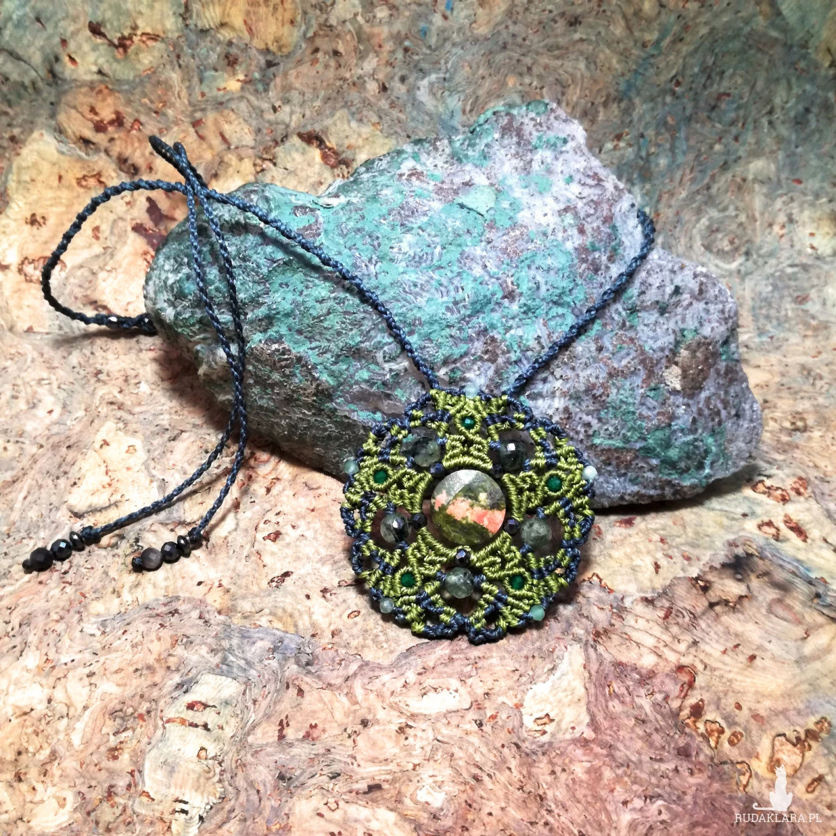 Gwiazda Mandala Pentagram Unakit Szmaragd naszyjnik pleciony mikro makrama Delfina Dolls