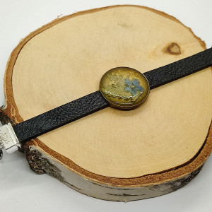 Bransoletka z żywicy z paprocią i niezapominajką