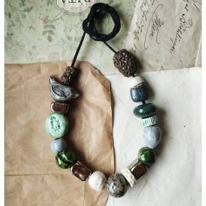 Korale etno z ptaszkiem