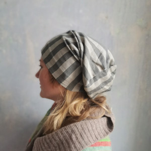 Czapka szara paski damska