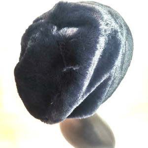 Czapka futrzana granatowa