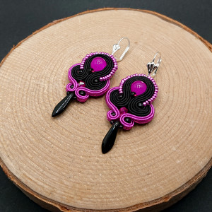 CZARNO-RÓŻOWE WISZĄCE KOLCZYKI SUTASZ