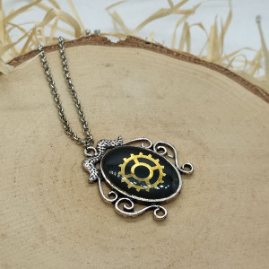 Steampunk - wisiorekz żywicy, elementy z zegarka