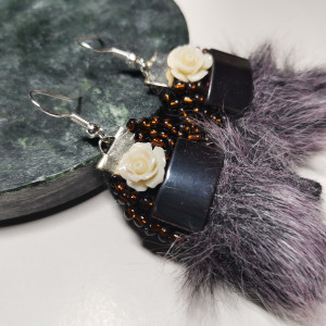 Kolczyki róże futerko