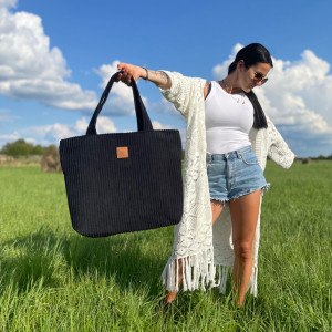 Duża torba ze sztruksu "Mili City Vibes" - czarna