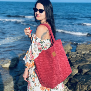 Duża torba ze sztruksu "Mili City Vibes" - czerwona