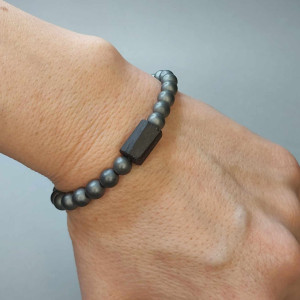 Bransoletka ochronna z turmalinem i hematytem.