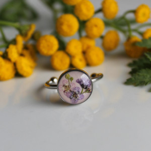 Srebrny pierścionek regulowany kwiaty z kwiatami kwiatem suszone kwiaty żywica smagliczka fioletowa 002