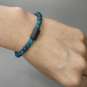 Bransoletka ochronna z turmalinem i jadeitem apatytowym.