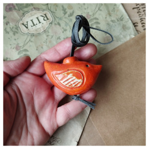 Wisior oranżowy ptaszek