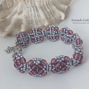 Bransoletka z fioletowymi kryształkami