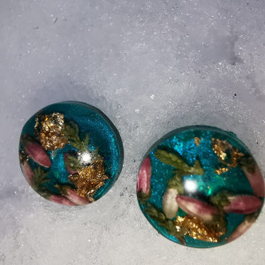 Zielone sztyfty z kwiatami