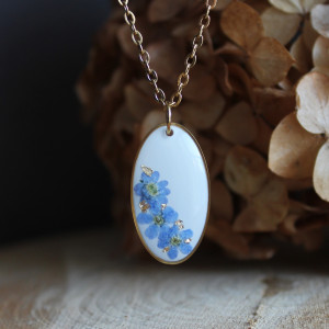 Złota zawieszka złoty wisiorek naszyjnik żywica z żywicy kwiaty z kwiatami jajowata retro naturalna dziewczęca kobieca niezapominajki