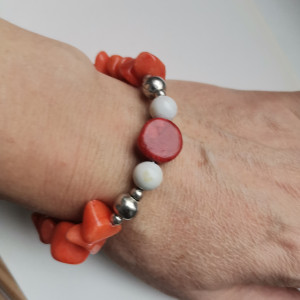 Bransoletka uniwersalna z koralem