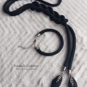 Czarny lariat i bransoletka
